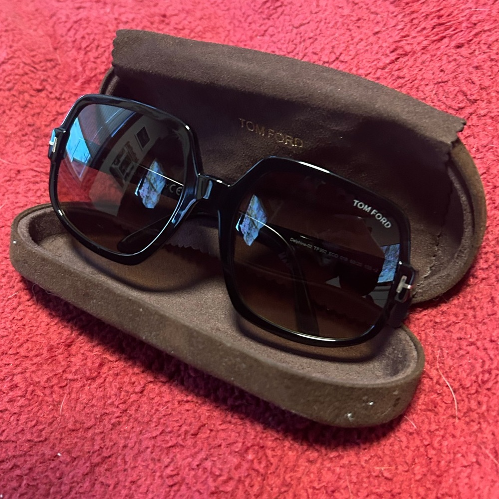TOM FORD Oversized Delphine Black/Blue Gradient Sunglasses LIKE NEW!